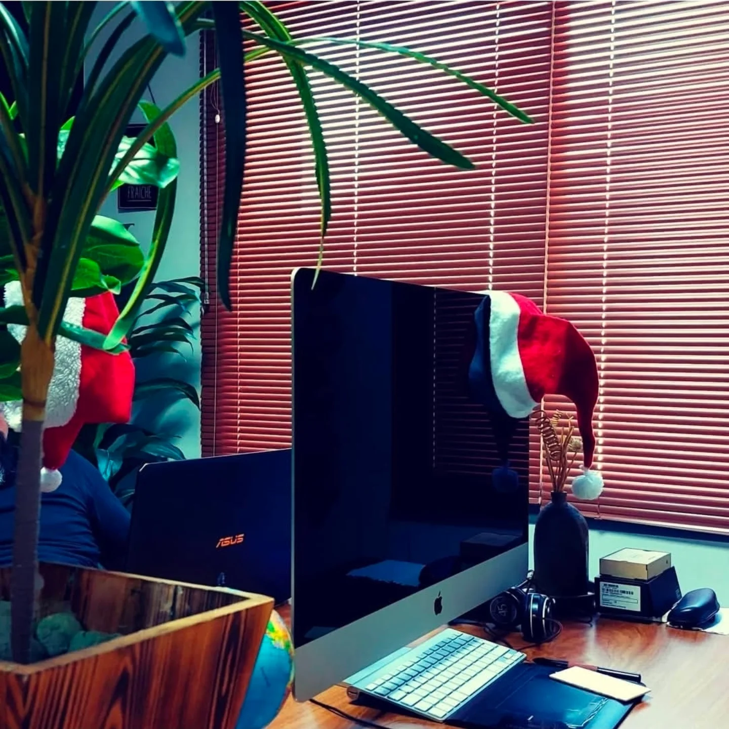 publication Instagram agence de design paris spécialisée en branding, création graphique, graphisme et packaging